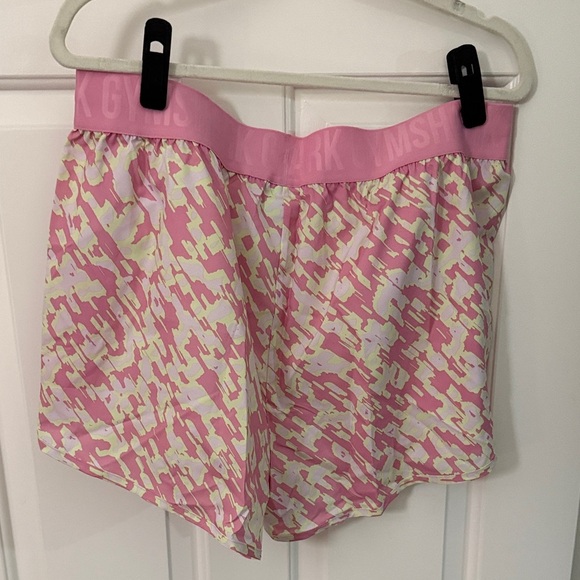 2/$15 Gymshark Pink and White Camo Women's Training Shorts XXL - Picture 4 of 5